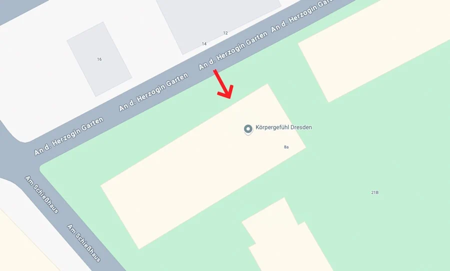 Die Grafik zeigt eine Skizze mit der Anfahrt zu dem Studio Körpergefühl Dresden.